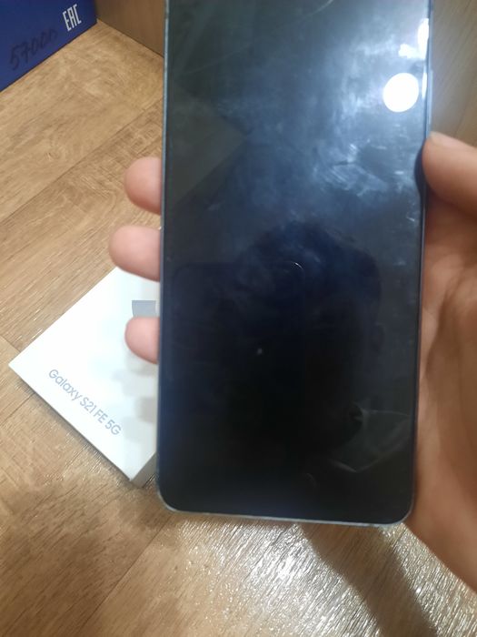 Продам обмен самсунг s21 fe