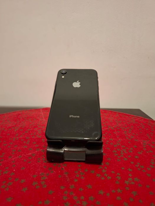 iPhone XR blacks