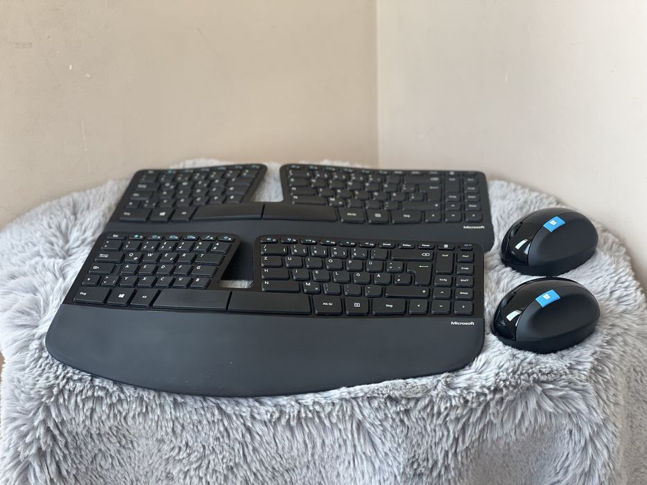 Microsoft Sculpt Ergonomic клавиатура Включена мишка
