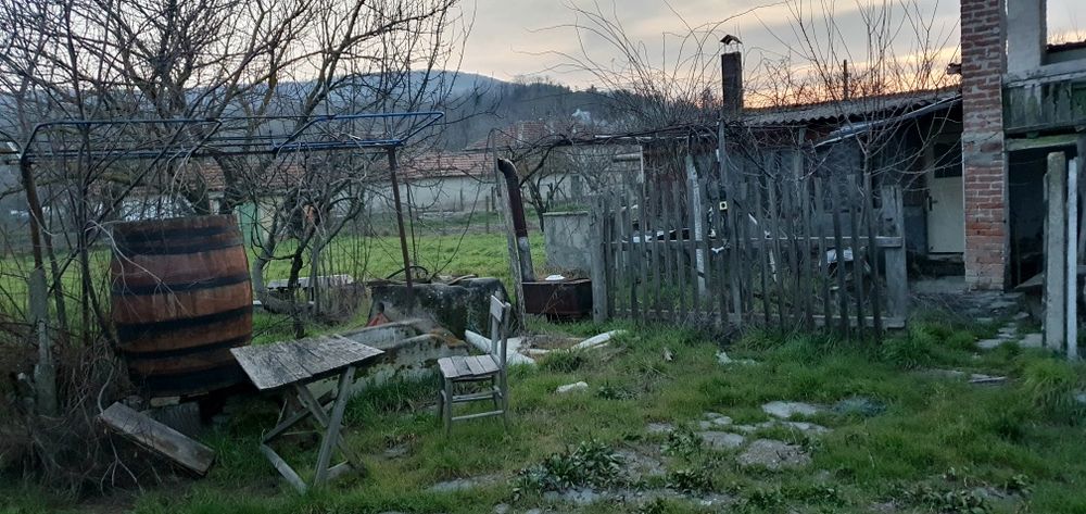 Къща в с Комарево общ Проводия