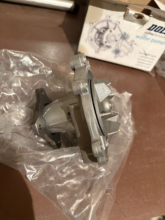 Продам помпу на Suzuki Grant Vitara