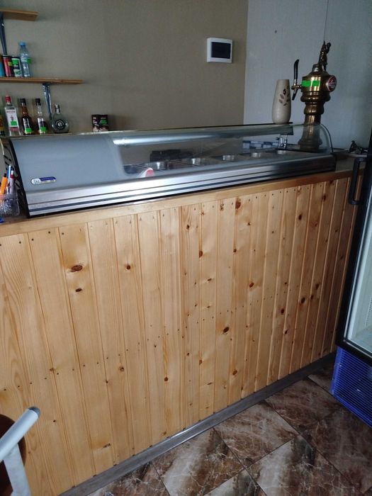 Vând servis auto + bar restaurant