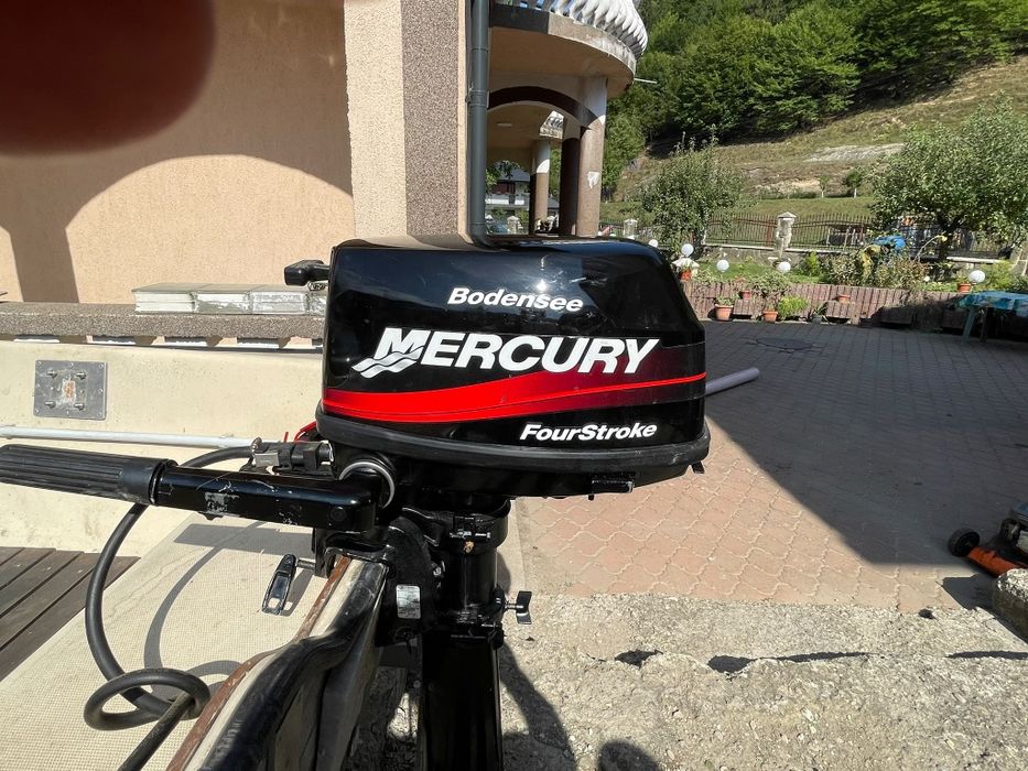 Vind barca cu motor