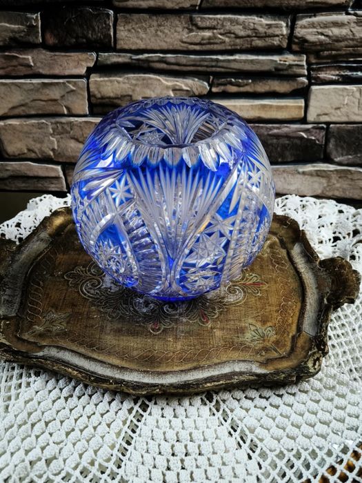 Цветен кристал купа