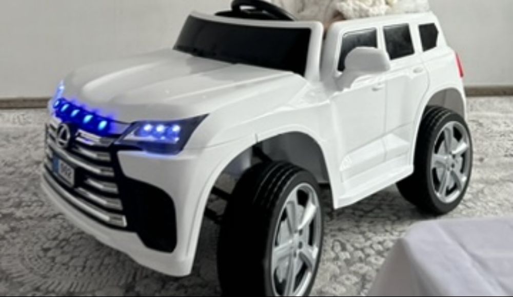 Продам детскую машинку