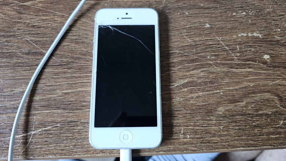 iPhone 5 silver 16Gb
