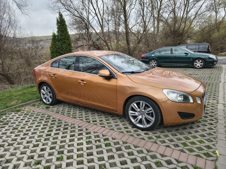 Vând volvo S60 2010 d3 automat
