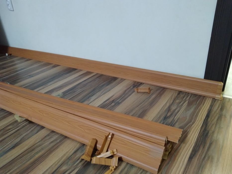 Продам плинтусы 8см пвх