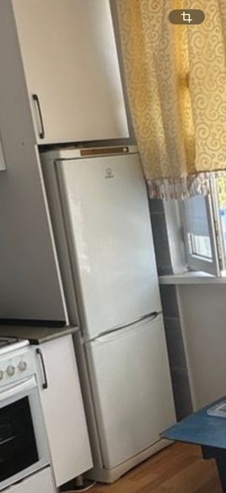 Холодильник белый