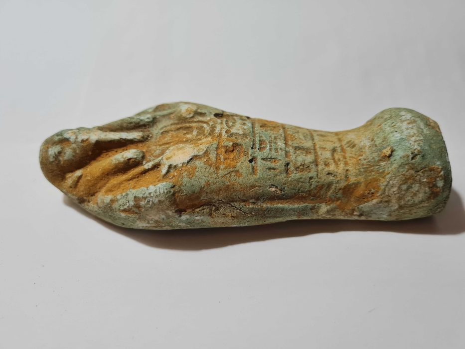 4 statuete egiptene din teracotă arsă