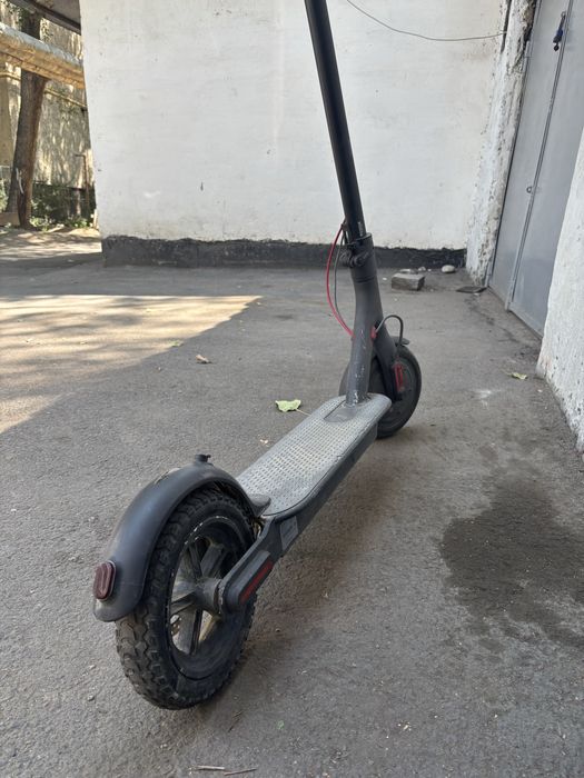 Продам m365 pro.