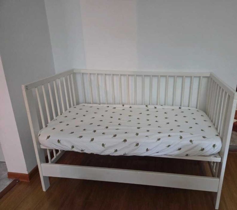 Pat bebe IKEA Gulliver + saltea, protecție, 3 cearceafuri
