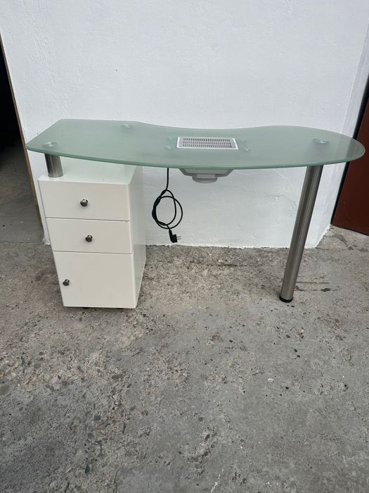 Masa pentru manichiura