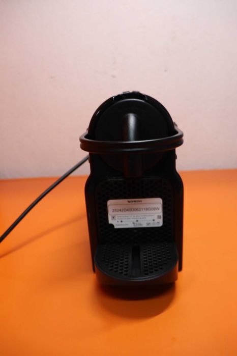 Кафемашина с капсули Delonghi Inissia Nespresso система