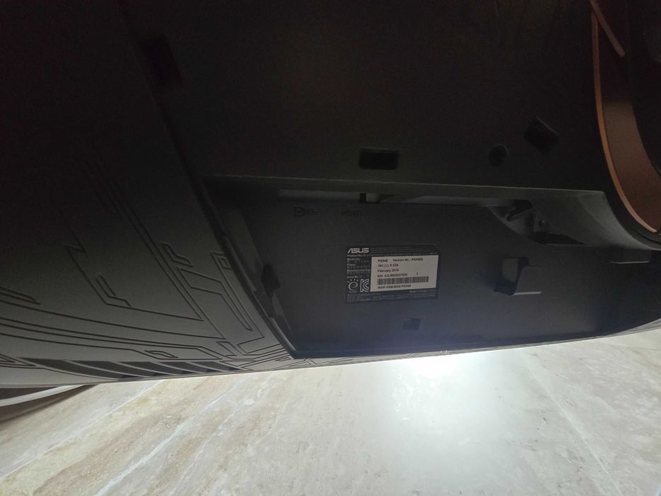 Продавам 34" геймърски монитор ASUS ROG Swift PG348Q