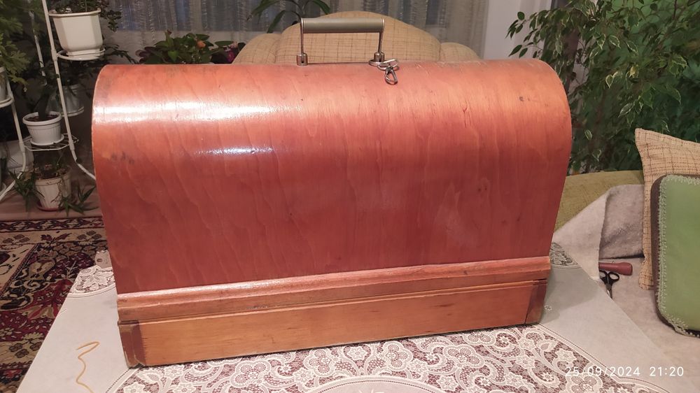 Продавам ръчна шевна машина Юнион