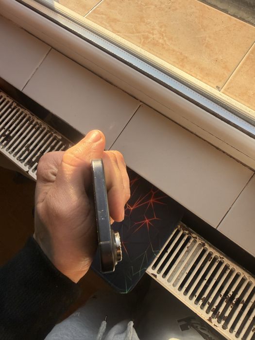 Vand iphone 16  mai multe detalii in privat