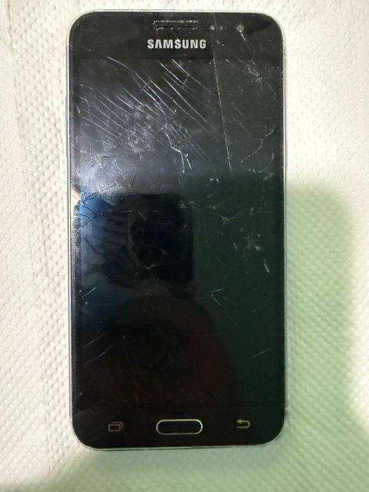 Vând telefoane pentru piese