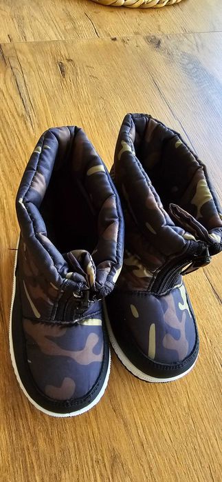 Бебешки апрески размер 22