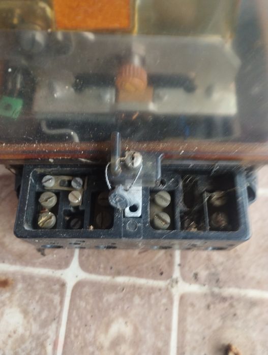 монофазен двутарифен електромер