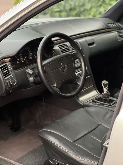 Mercedes benz w210