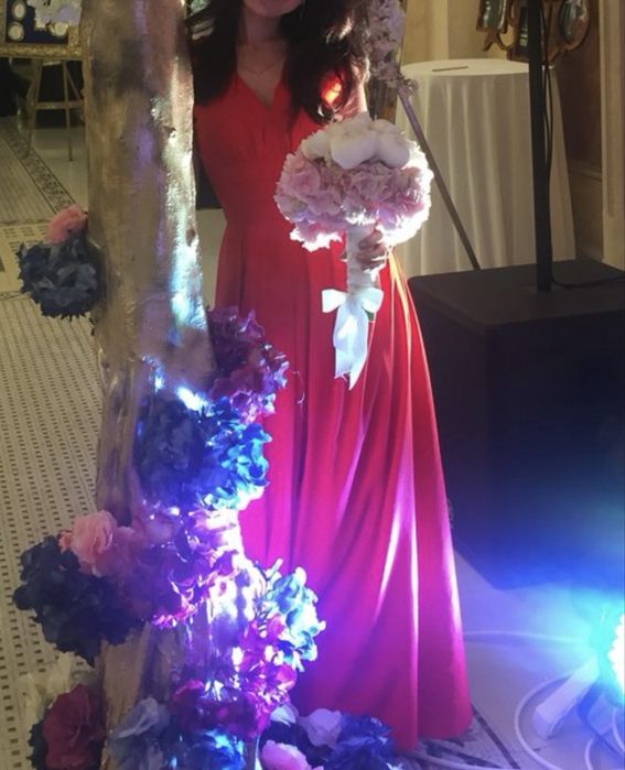 Красное длинное  платье