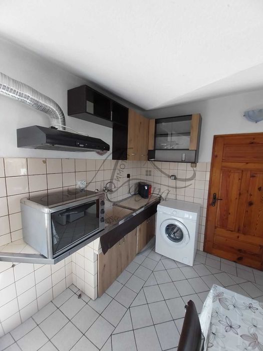 Дава се под наем Двустаен апартамент в Шумен, Център - 65 кв.м за 326.4 € - Снимка #1