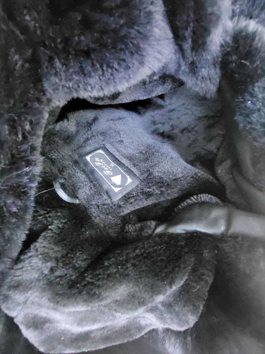 De vanzare foarte groasă si pufoasă