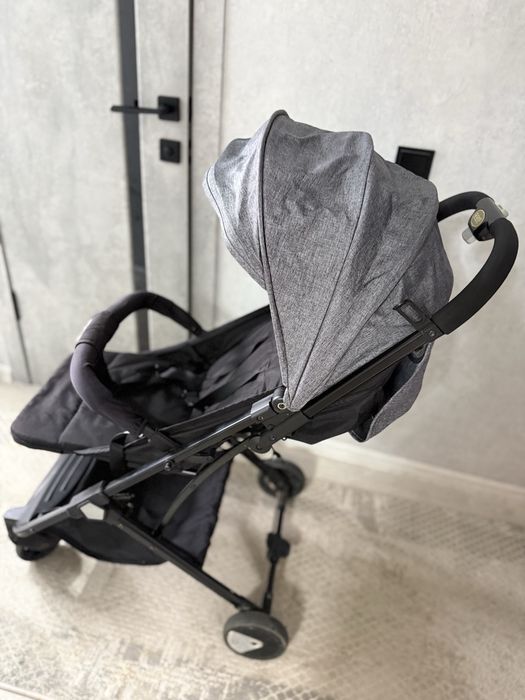 Продам прогулочную  коляску