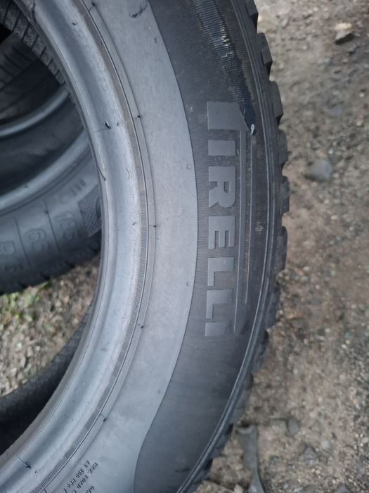 Vand 2 anvelope 165 70 14 pireli m+s mixte bune