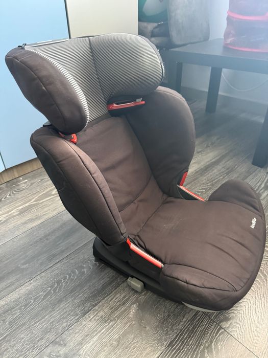 Столче за кола Bebe Confort (15-36кг) RODIFIX