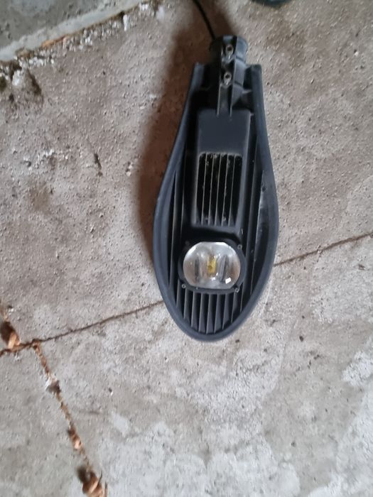 Lămpi de stalpi *defecte*