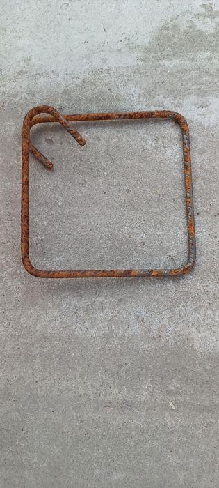 Etrieri fier beton de 8mm de20×20