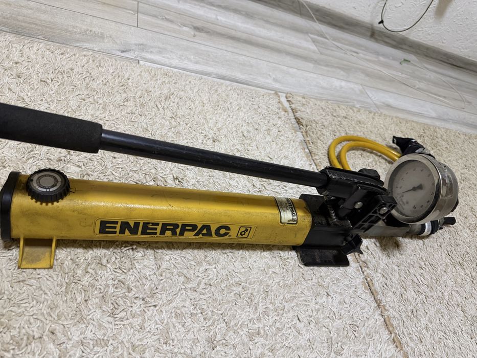 Продам гидравлический насос