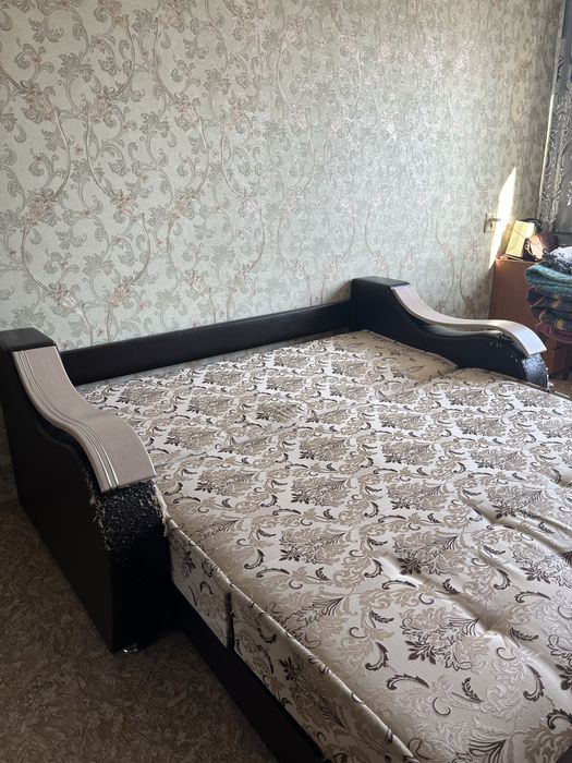 Раскладывающийся диван