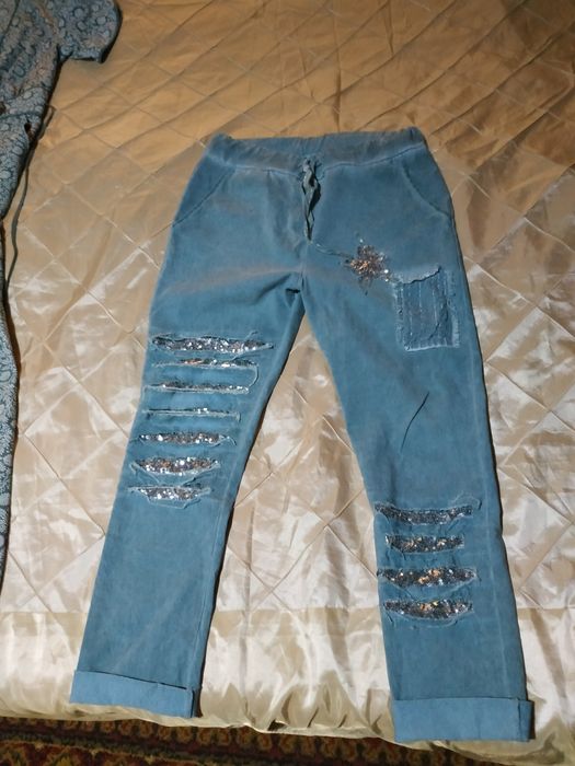 Джинсы для модной девушки