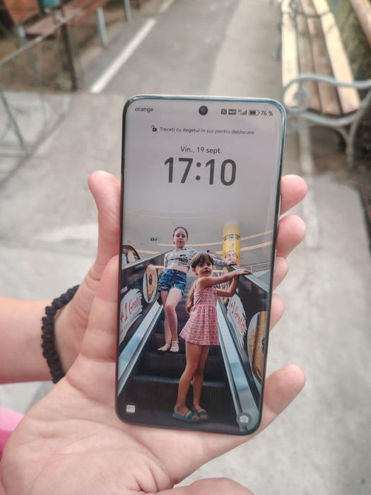 Honor 90 daimand  silver