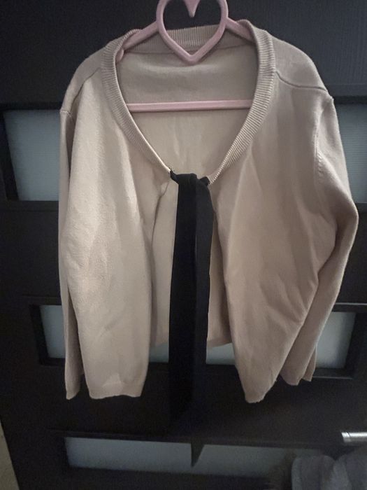 Cardigan scurt cu funda