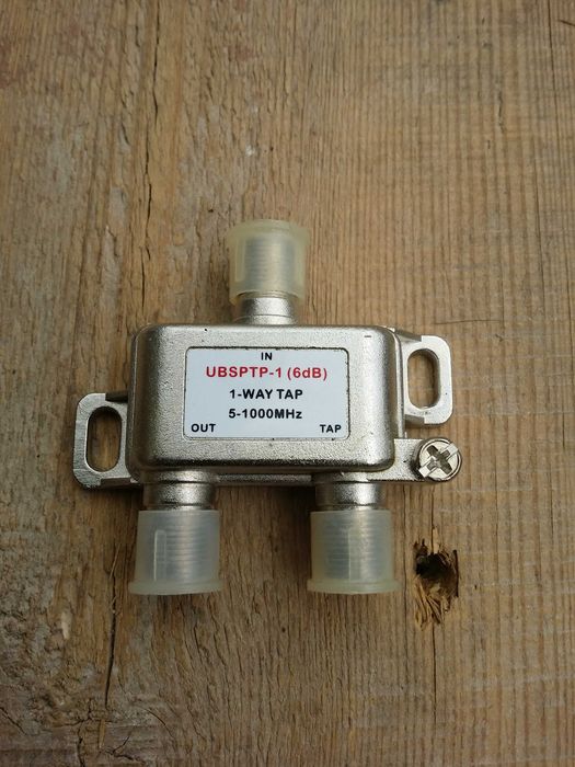 Конектора для антенны.