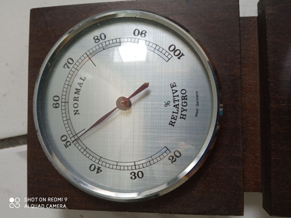 Немска  метеорологична  станция  барометър,,термометър.,влагомер.