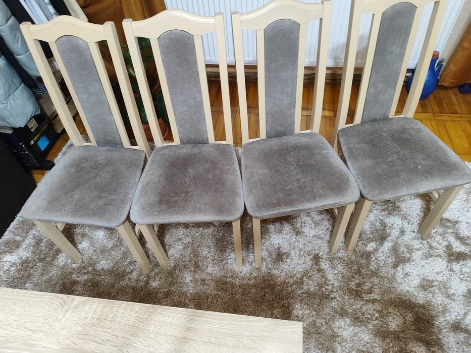 Vând set  4 scaune  culoare Bej+gri