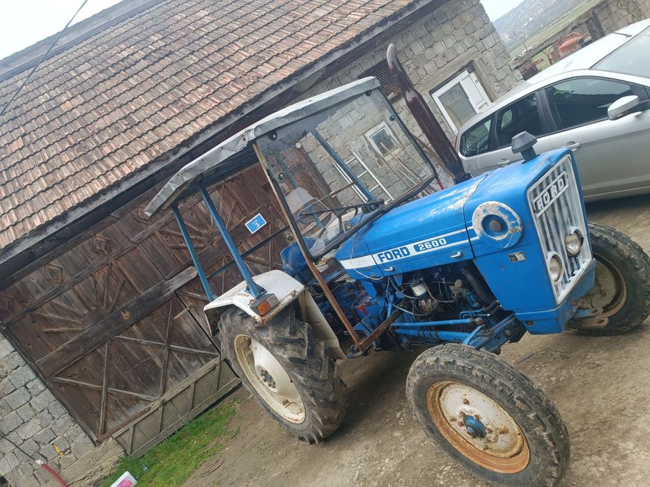 Vând tractor in stare foarte buna de funcționare .