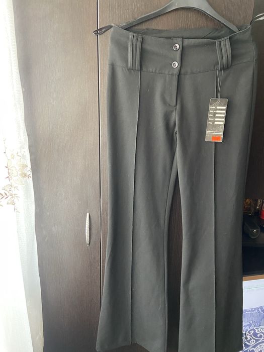 Pantaloni evazati marime xs noi