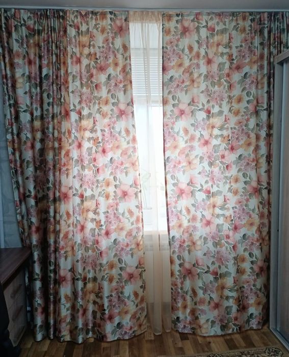 Продаются шторы.