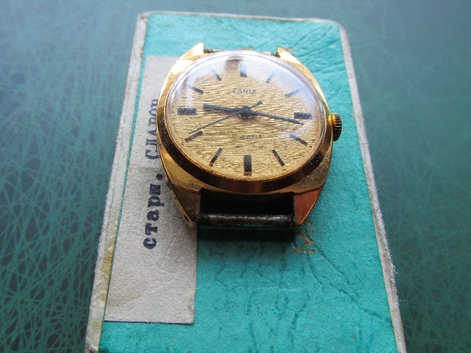 стар ръчен часовник - zaria