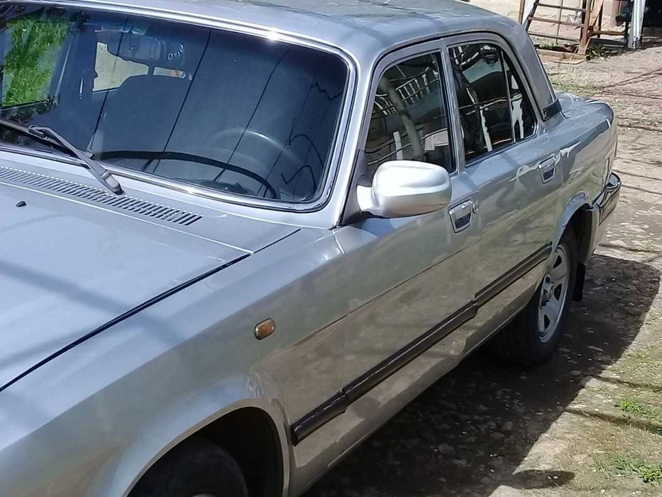 Volga GAZ 31105 avtomobil sotiladi