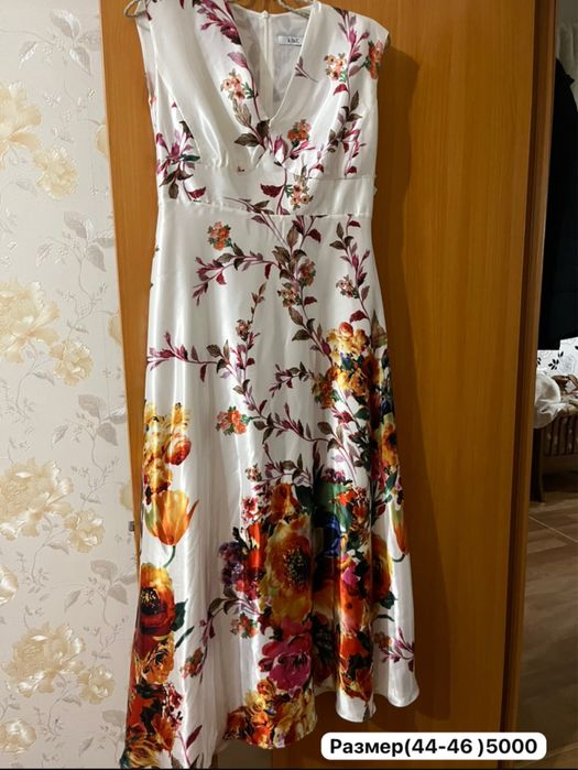 Продам нардные платья