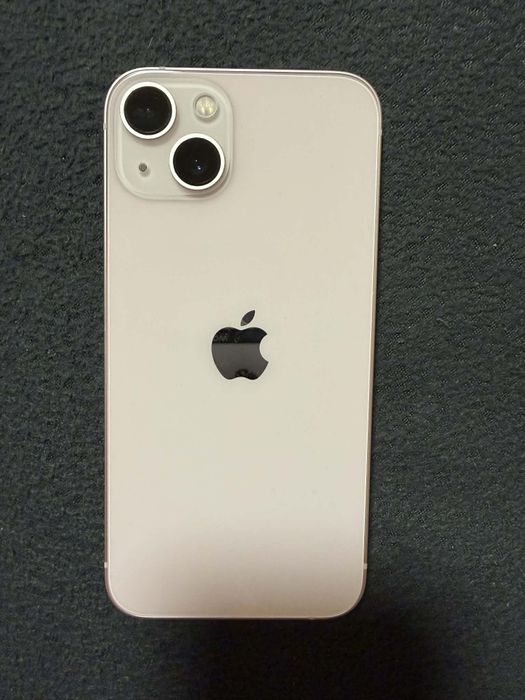 Телефон IPhone 13