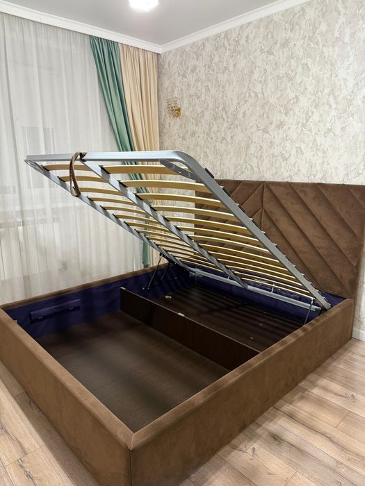 Кровать двуспальная