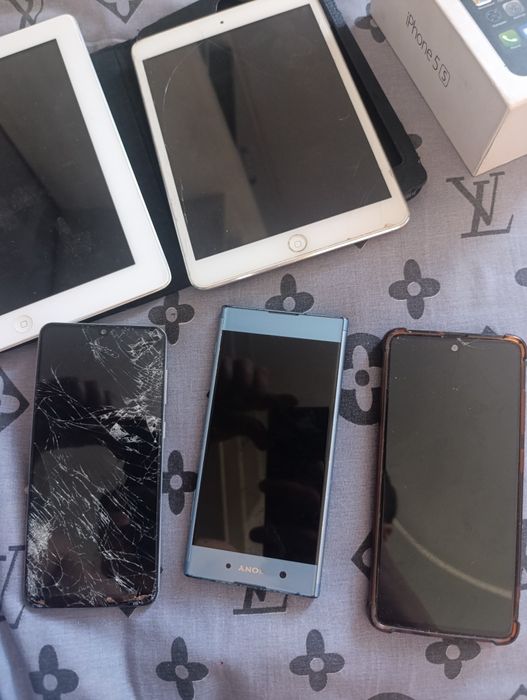 Iphone,Ipad,Ipad mini